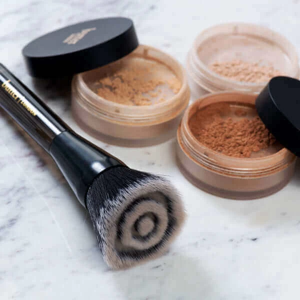 LumiMatte Blurring Finishing & Setting Powder In Medium / Tan 6 LumiMatte Blurring Finishing & Setting Powder In Medium / Tan - Image 6